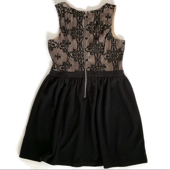 Rewind Dress with Bow, Mesh - Picture 2 of 16